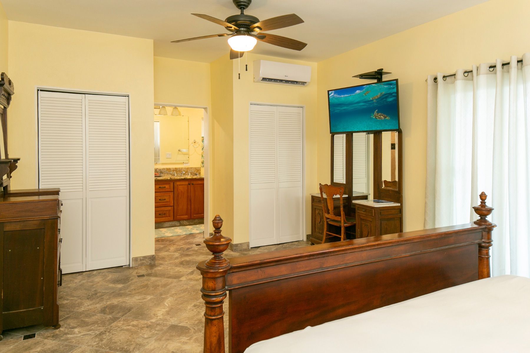 Cay Syrah villa photo.