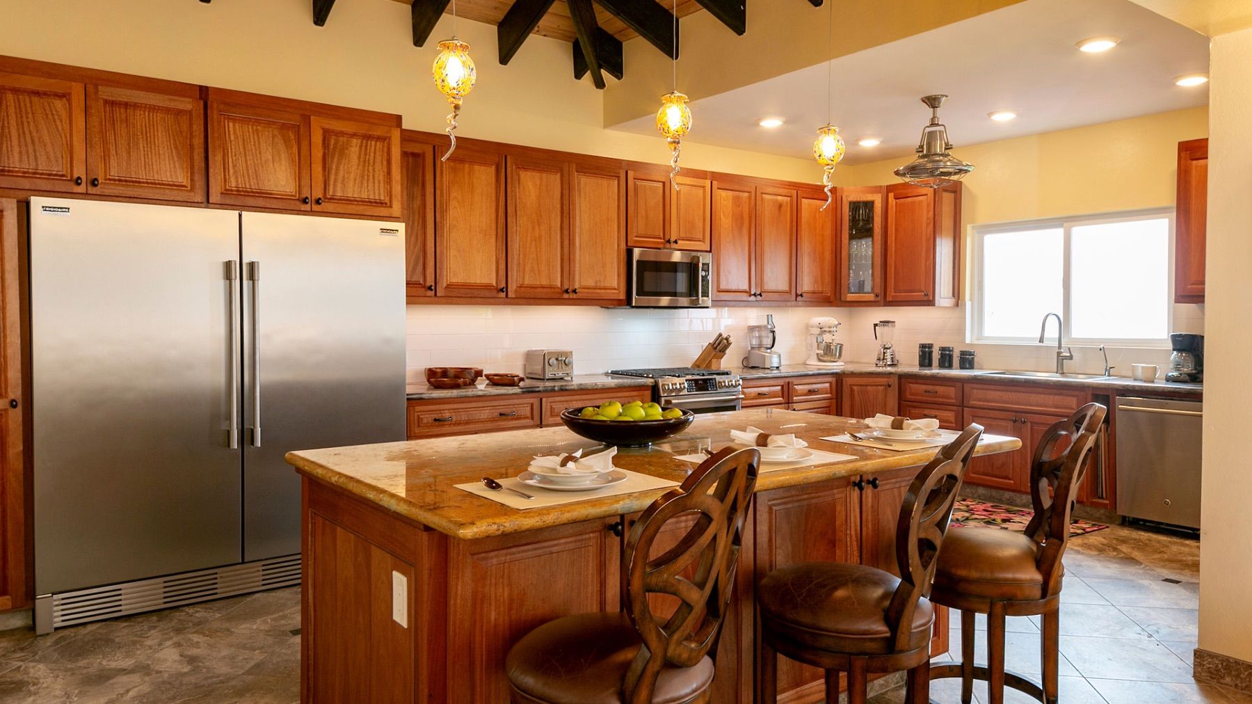 Fully equipped kitchen