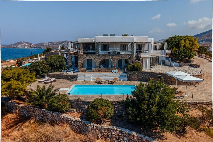 With amazing sea views, peaceful location and close proximity to Parikia, this luxury villa is ideal for family and friends wishing to explore Paros.  

