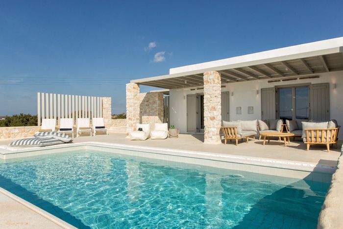 Relax by the private swimming pool under the warm Greek sunshine, on your sun bed of choice. 