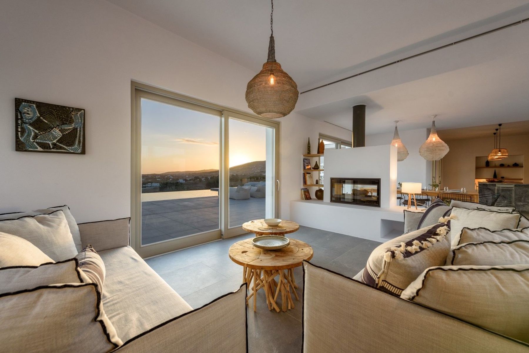 Spacious living room with fireplace. 