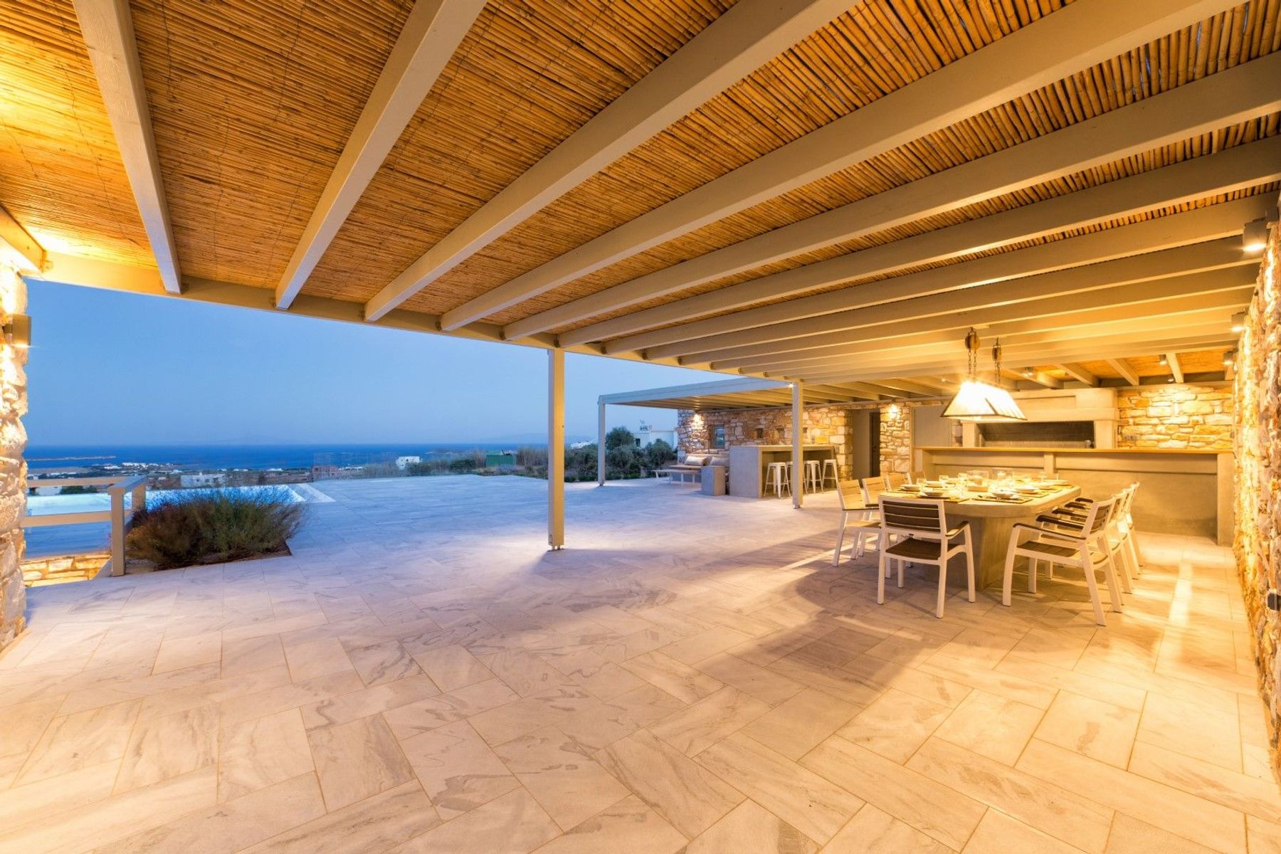 Admire the panoramic views, whilst spending balmy evenings with loved ones in the outdoor dining area.