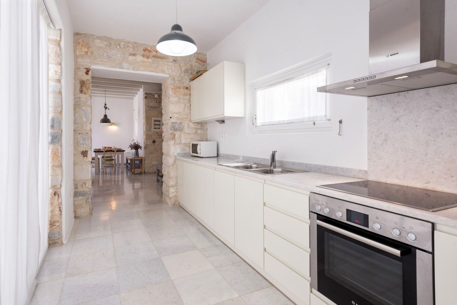 Fully-equipped modern kitchen.
