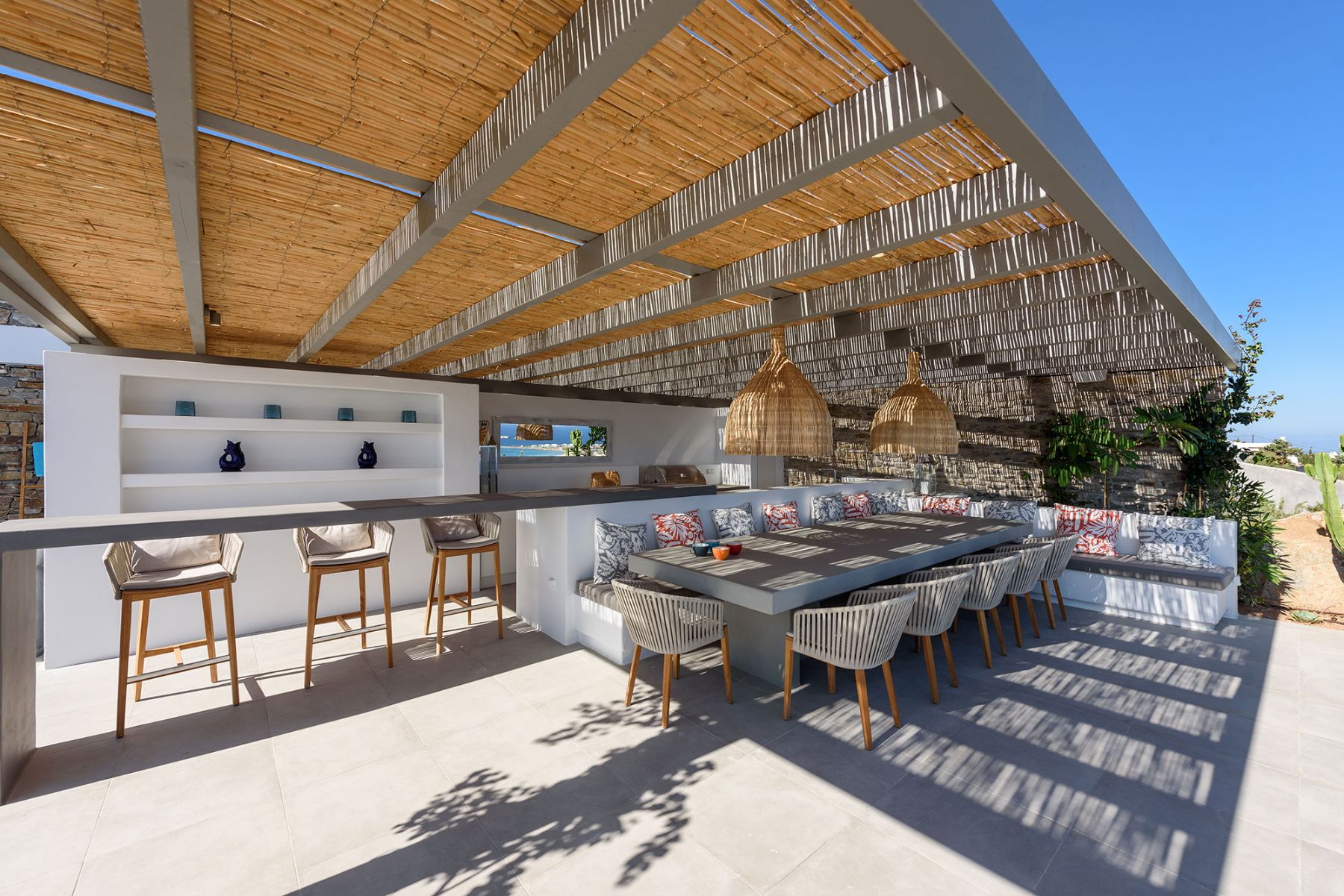 Stunning shaded outdoor spaces, offering areas for dining, coffee and drinks. 

 