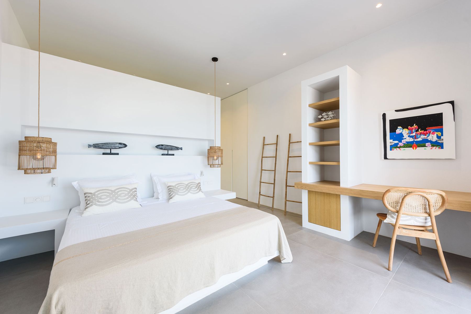 Double bedroom with desk space.