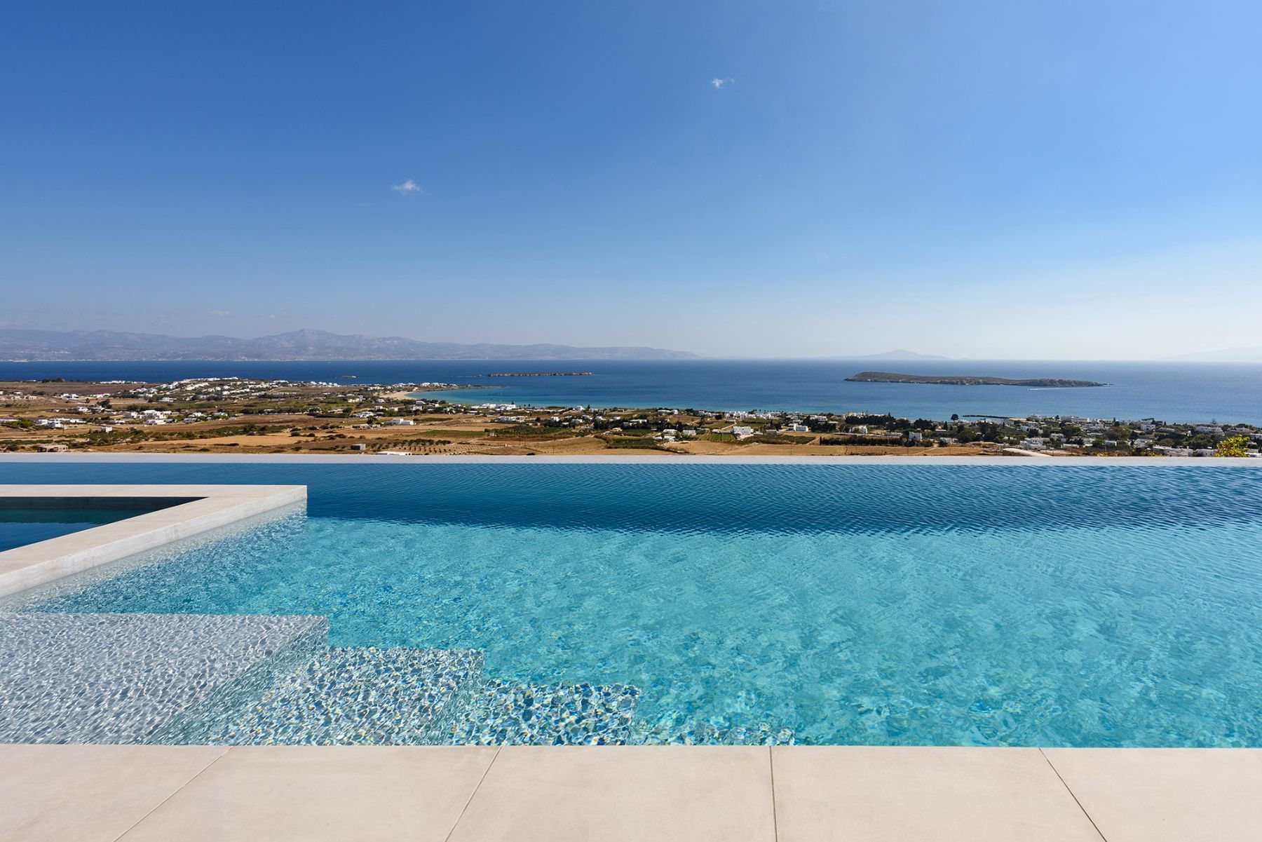 The villa is south-east oriented with an incredible unobstructed view of the sea.