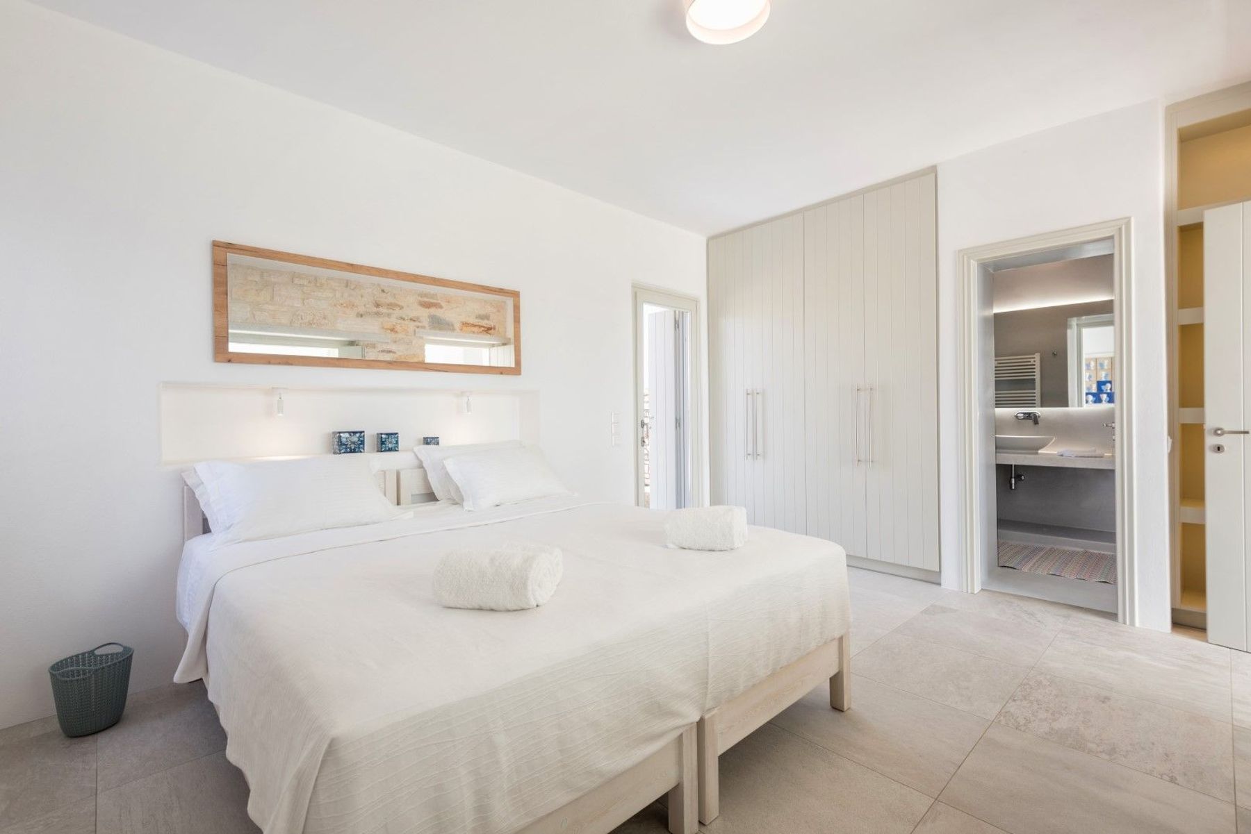 Double or twin ensuite bedroom with direct access to the pool terrace.