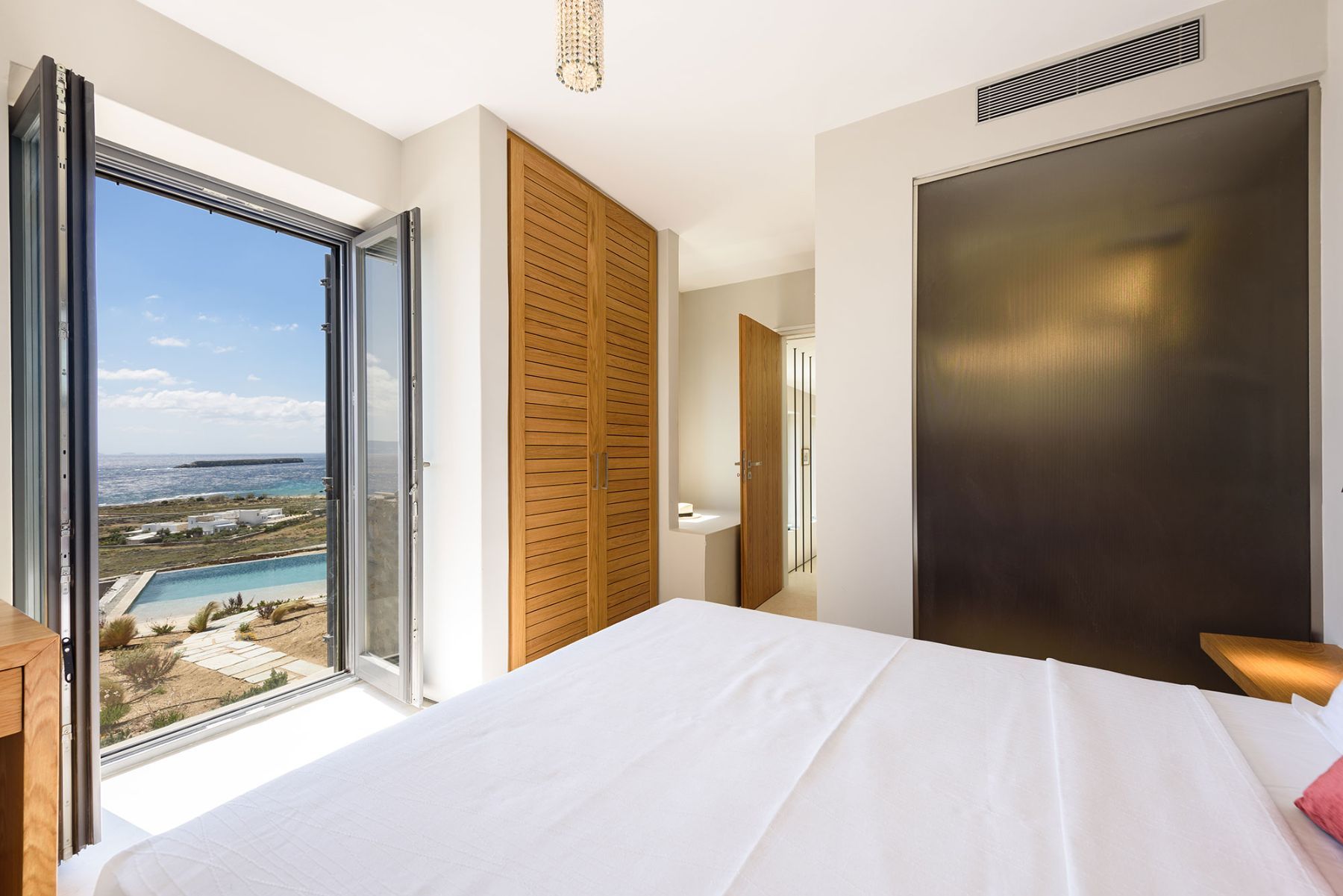 Double ensuite bedroom with stunning sea views.