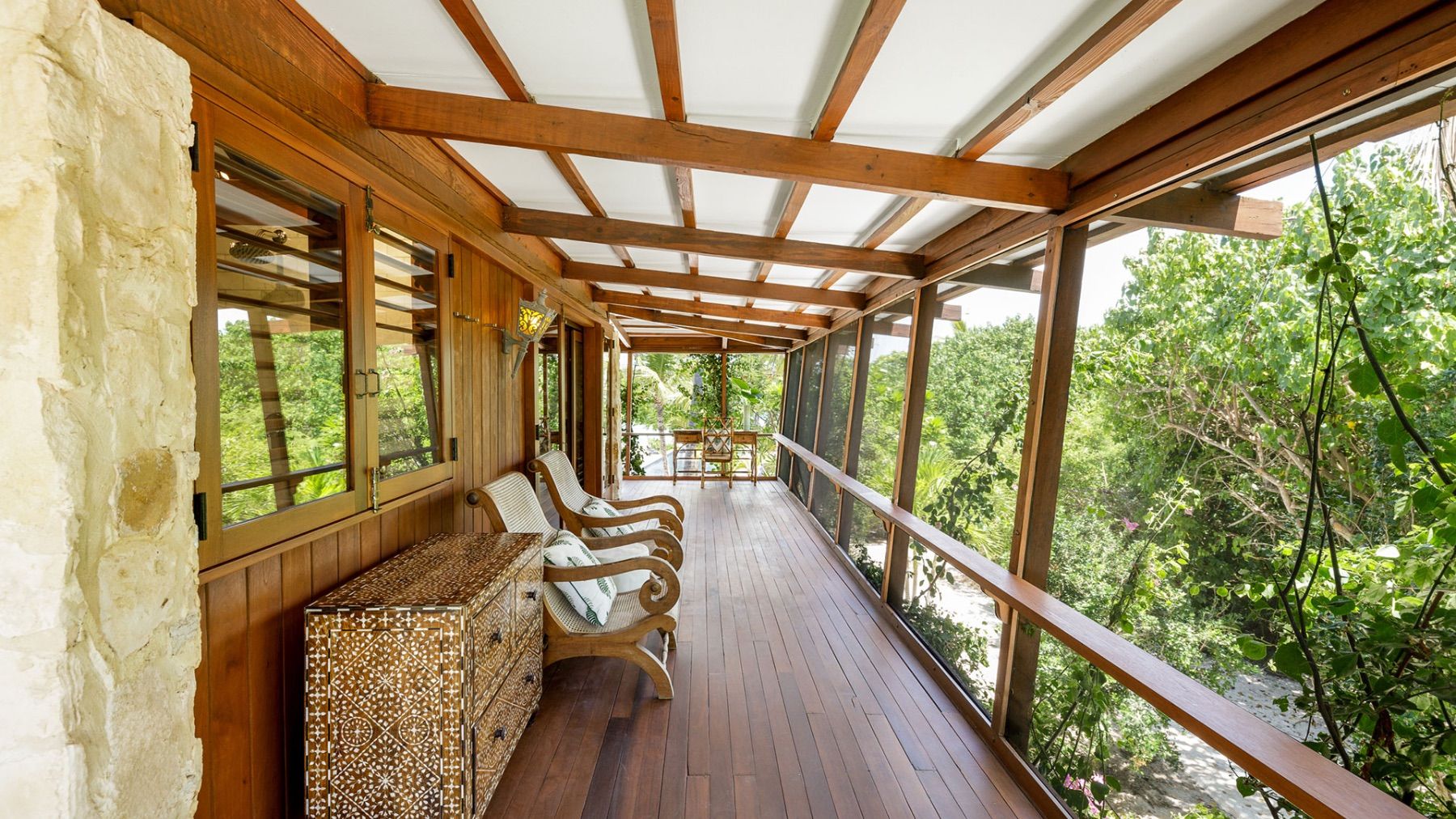 The Catch villa photo.