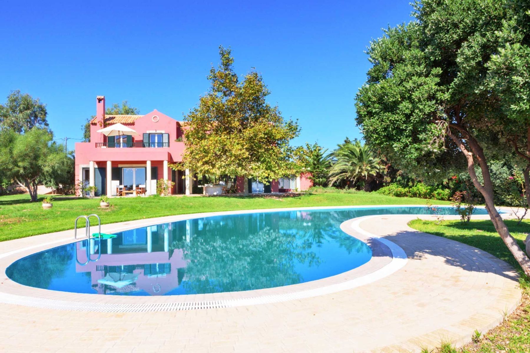 Cerulean villa photo.