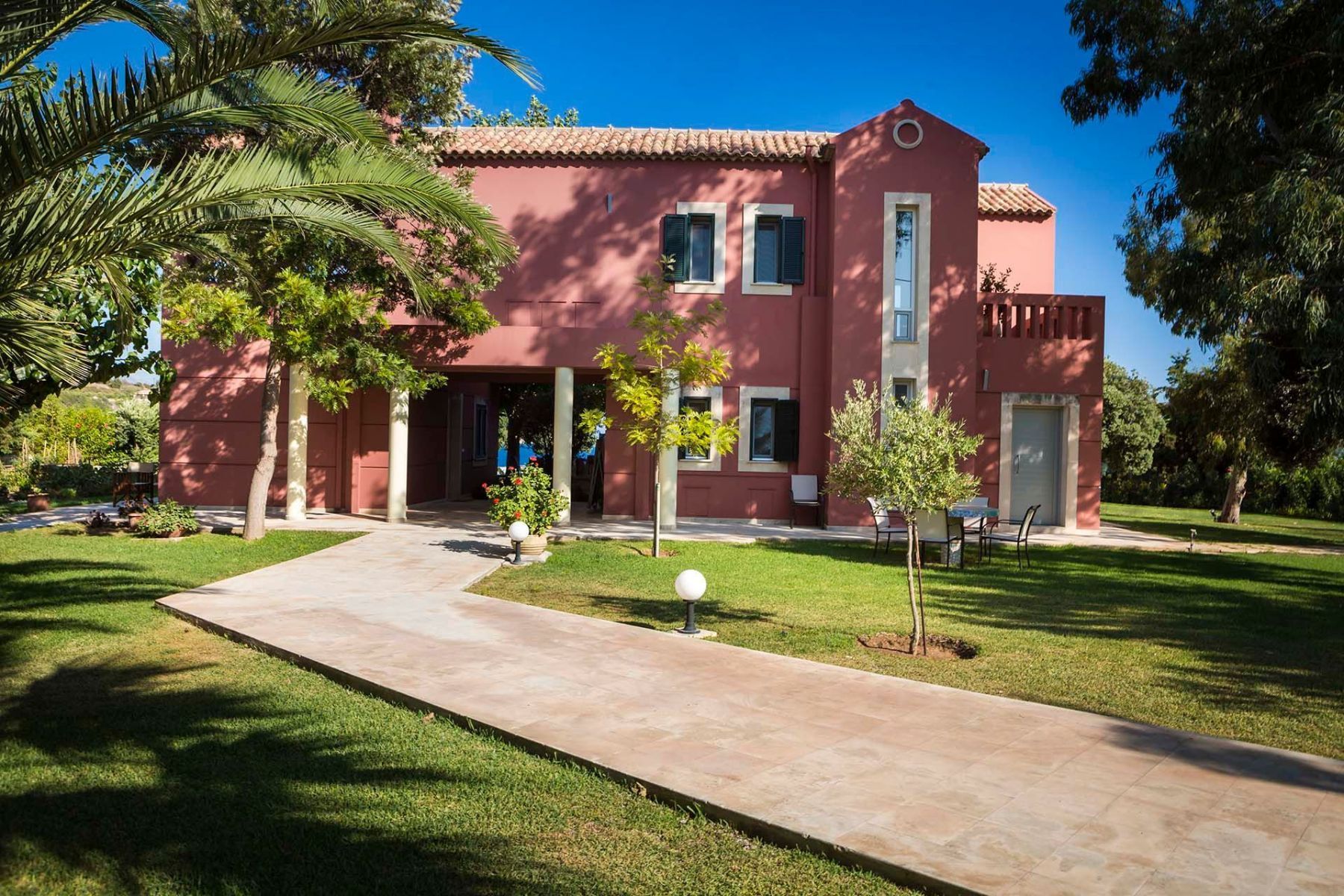 Cerulean villa photo.