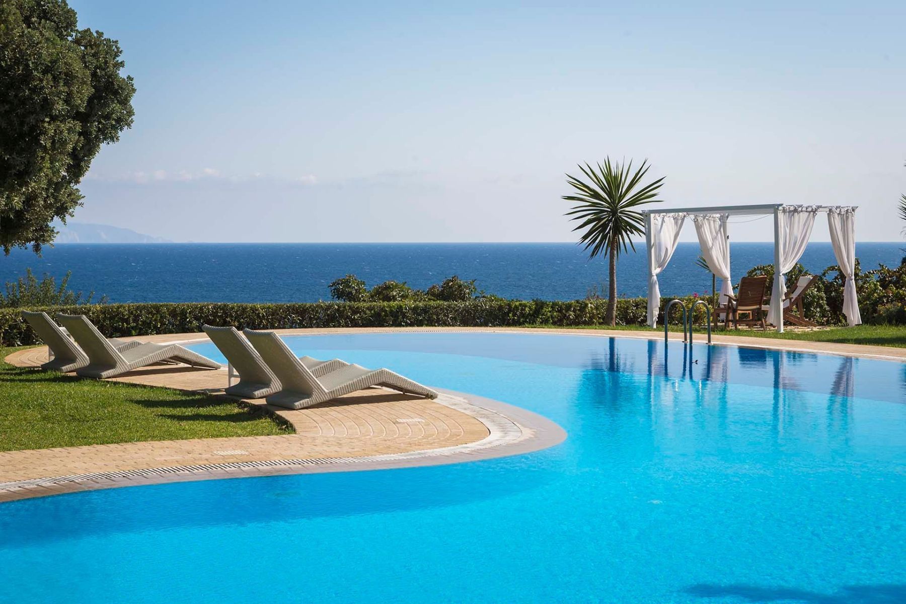 Cerulean villa photo.