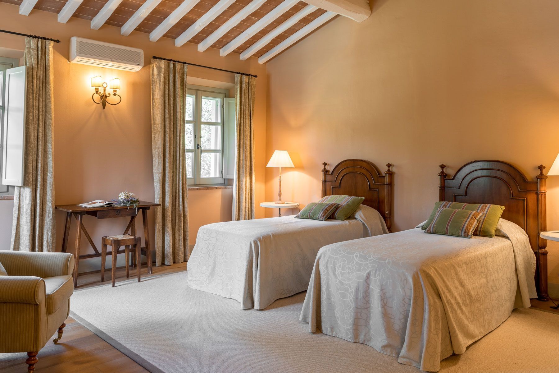 Campoluce villa photo.