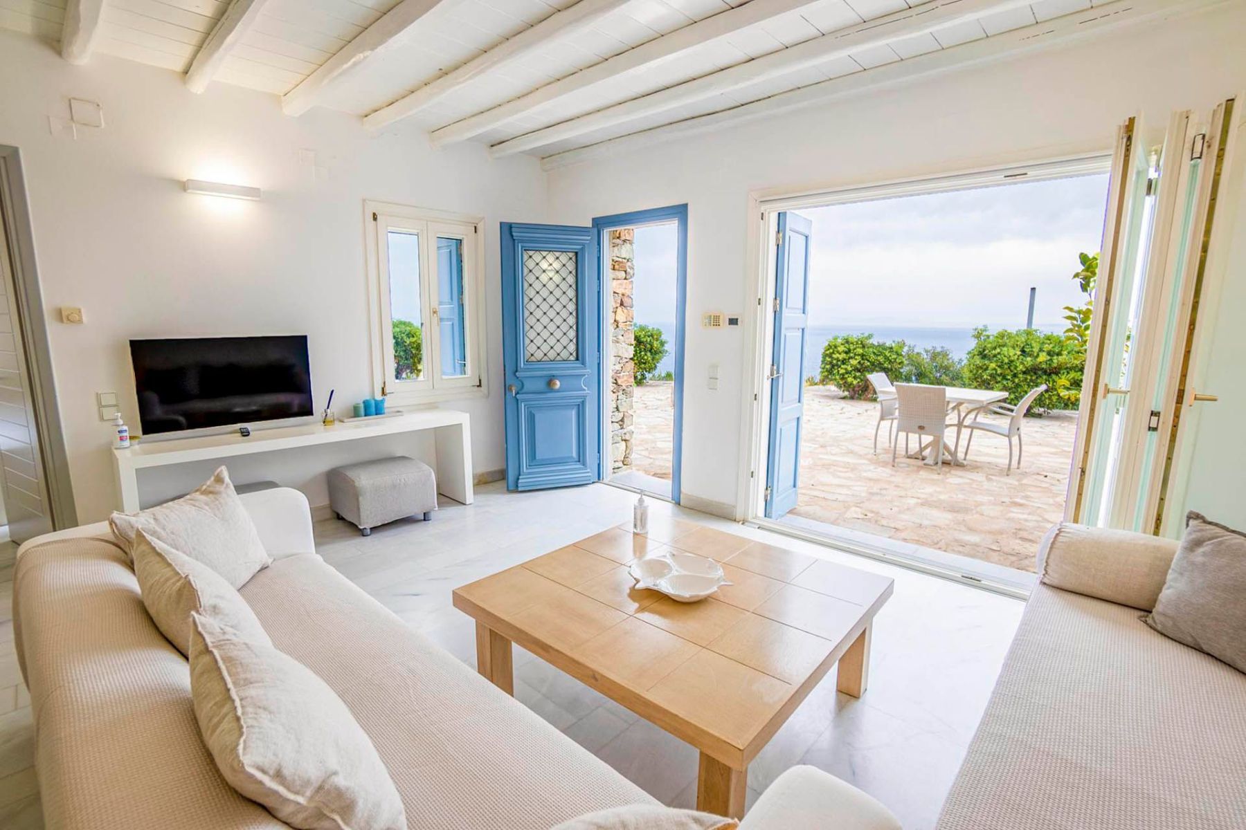 Lobelia villa photo.