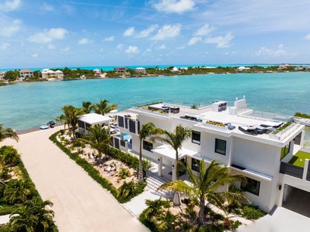 Horizon villa photo.