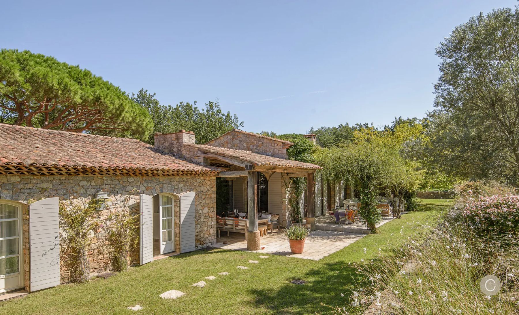 Bastide Fox villa photo.