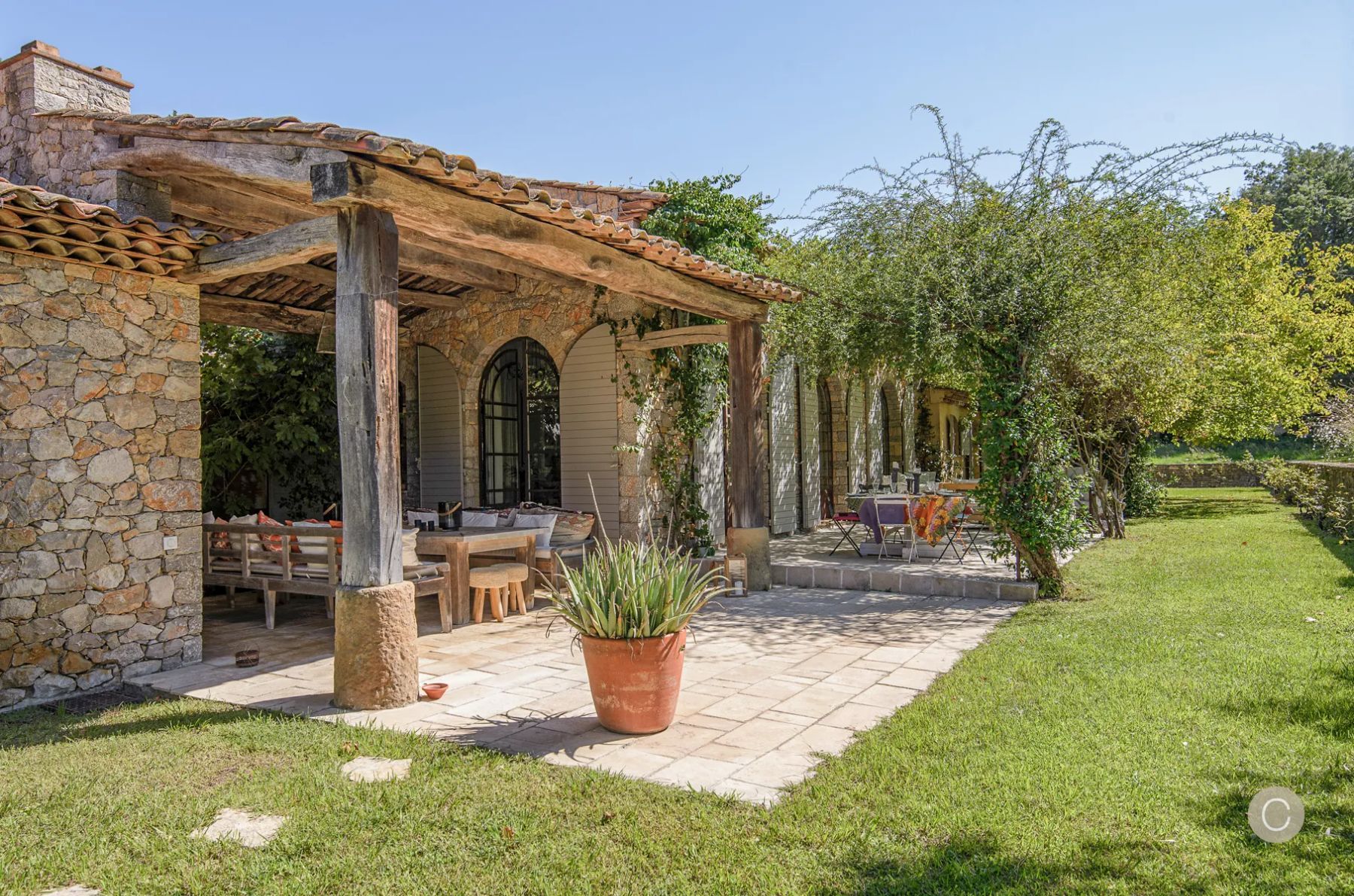 Bastide Fox villa photo.