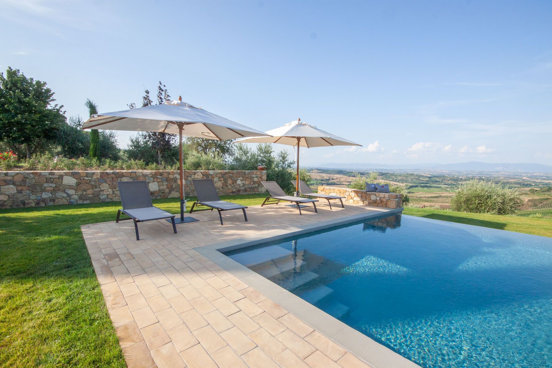 Vineranda villa photo.