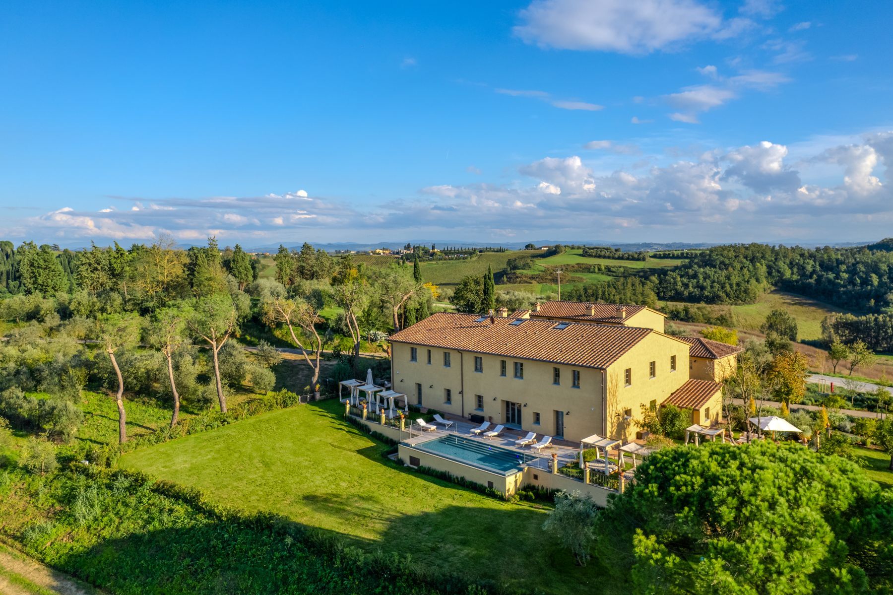 Leonardo villa photo.