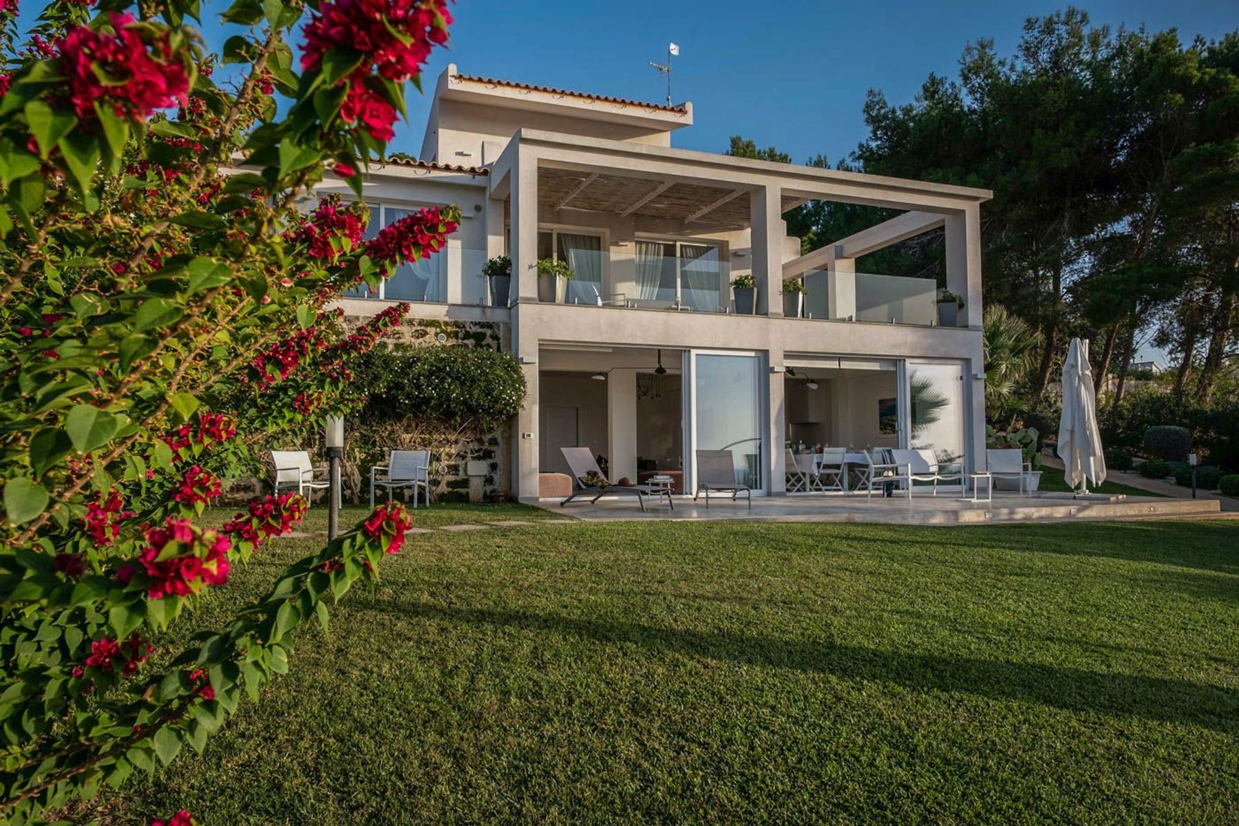 Gresella villa photo.