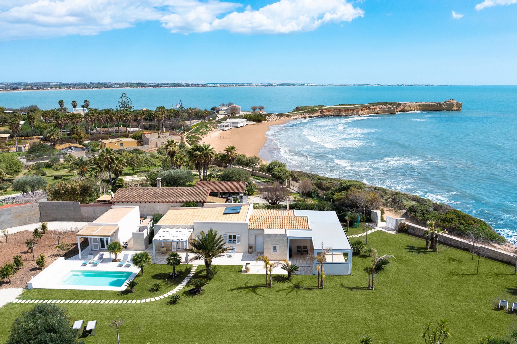 Azulea villa photo.