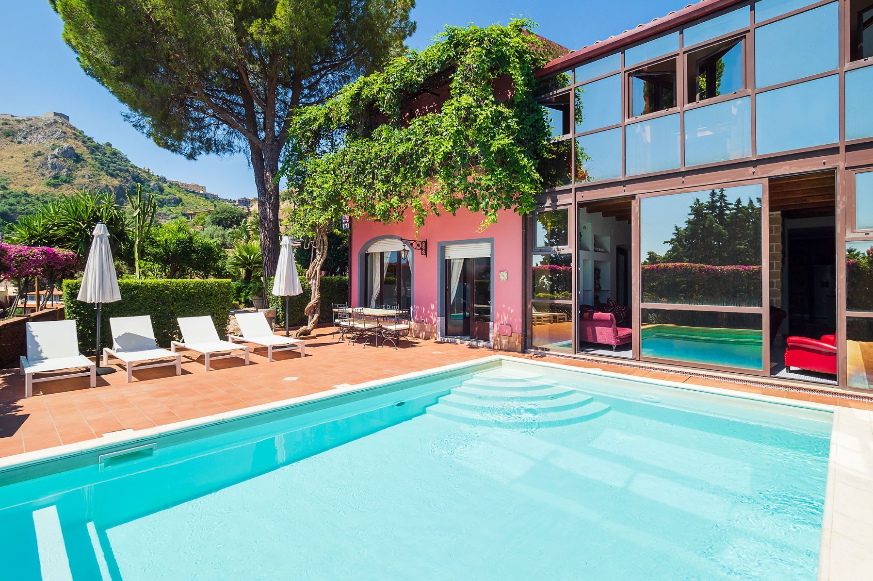La Boheme villa photo.