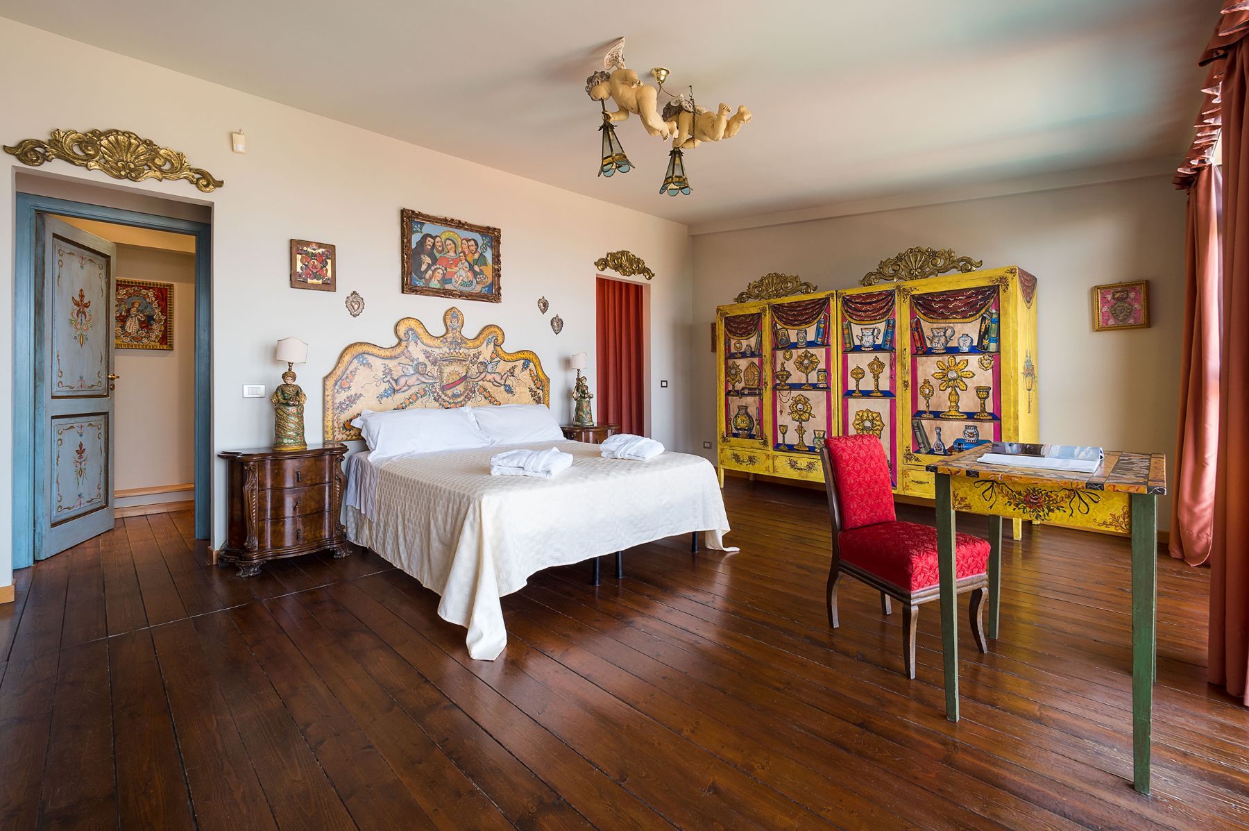 La Boheme villa photo.