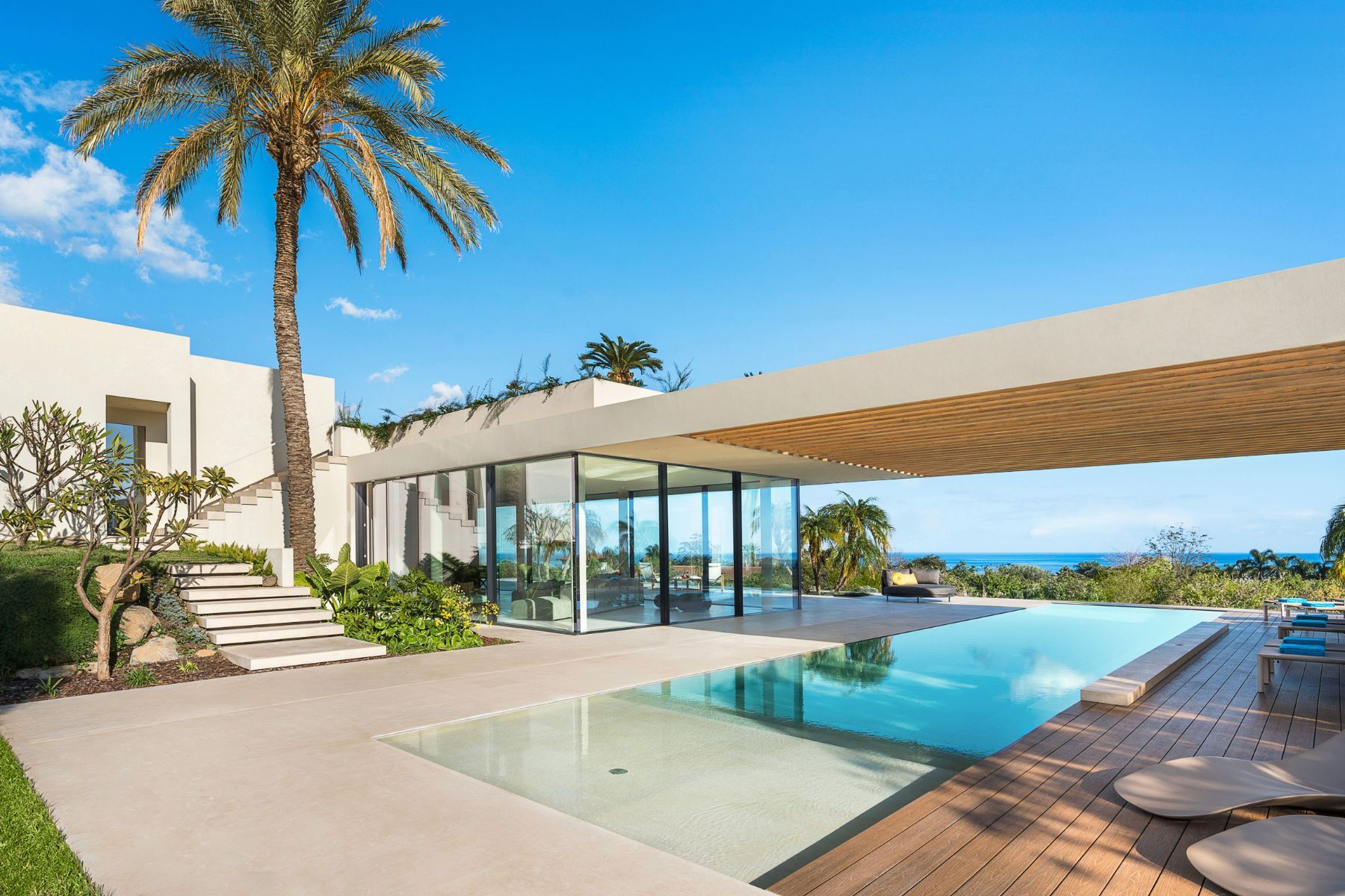 Hermosa villa photo.