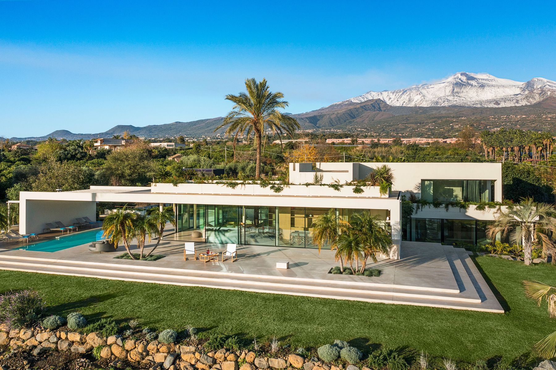 Hermosa villa photo.