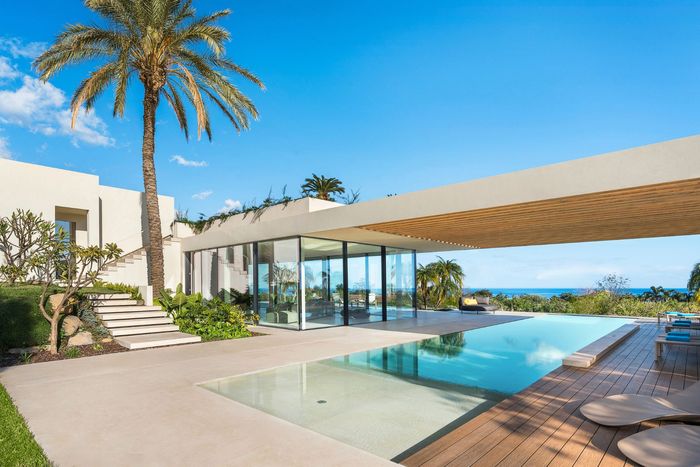 Hermosa villa photo.
