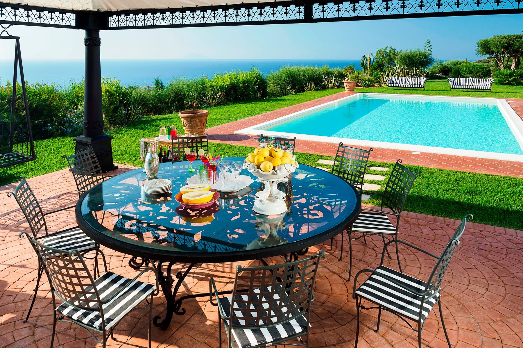 Estella villa photo.