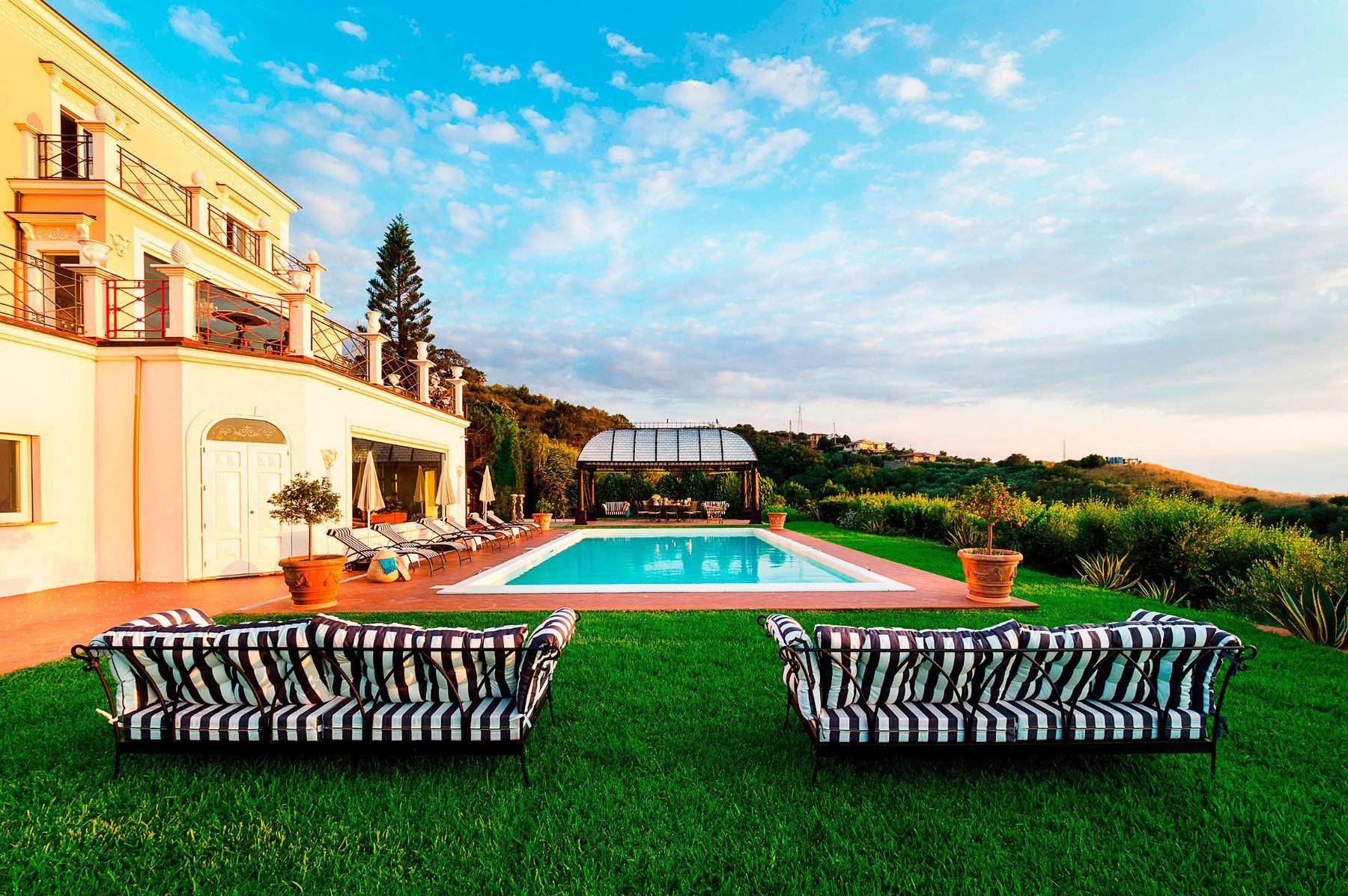 Estella villa photo.