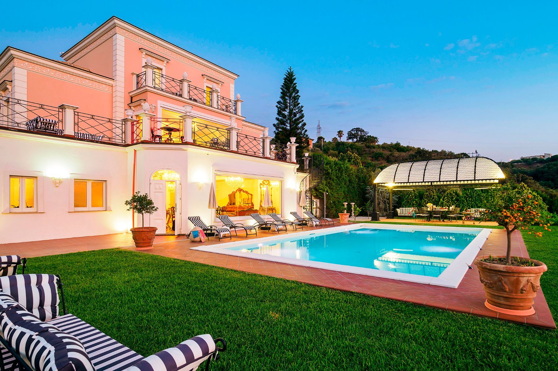 Estella villa photo.