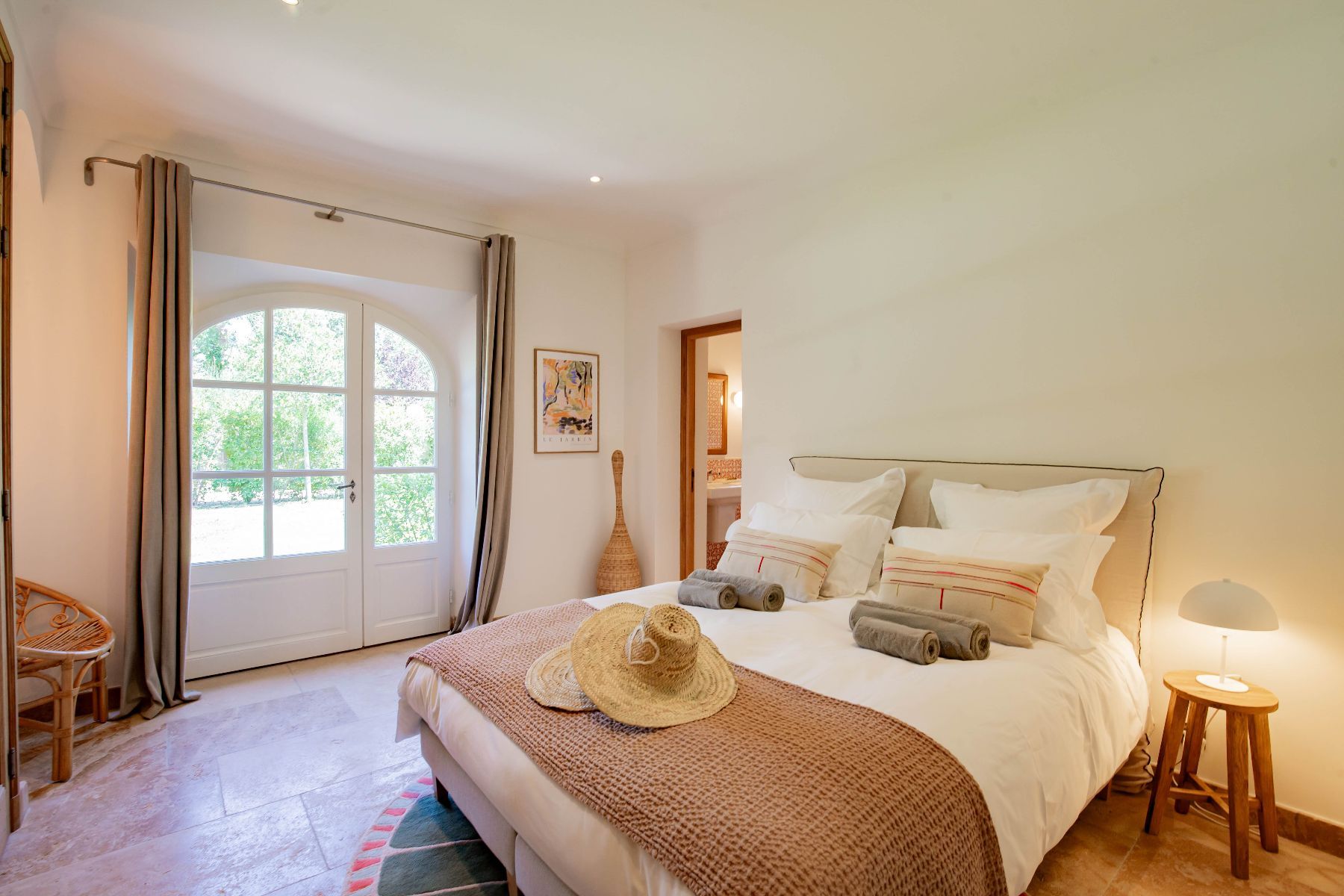 Mas de Cezanne villa photo.