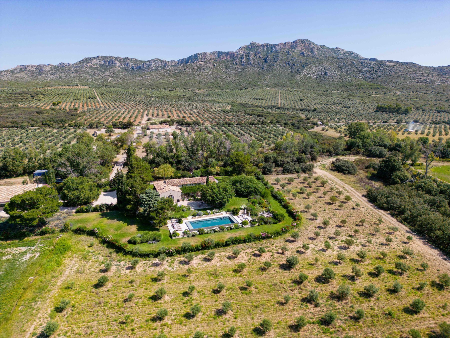 Mas de Cezanne villa photo.