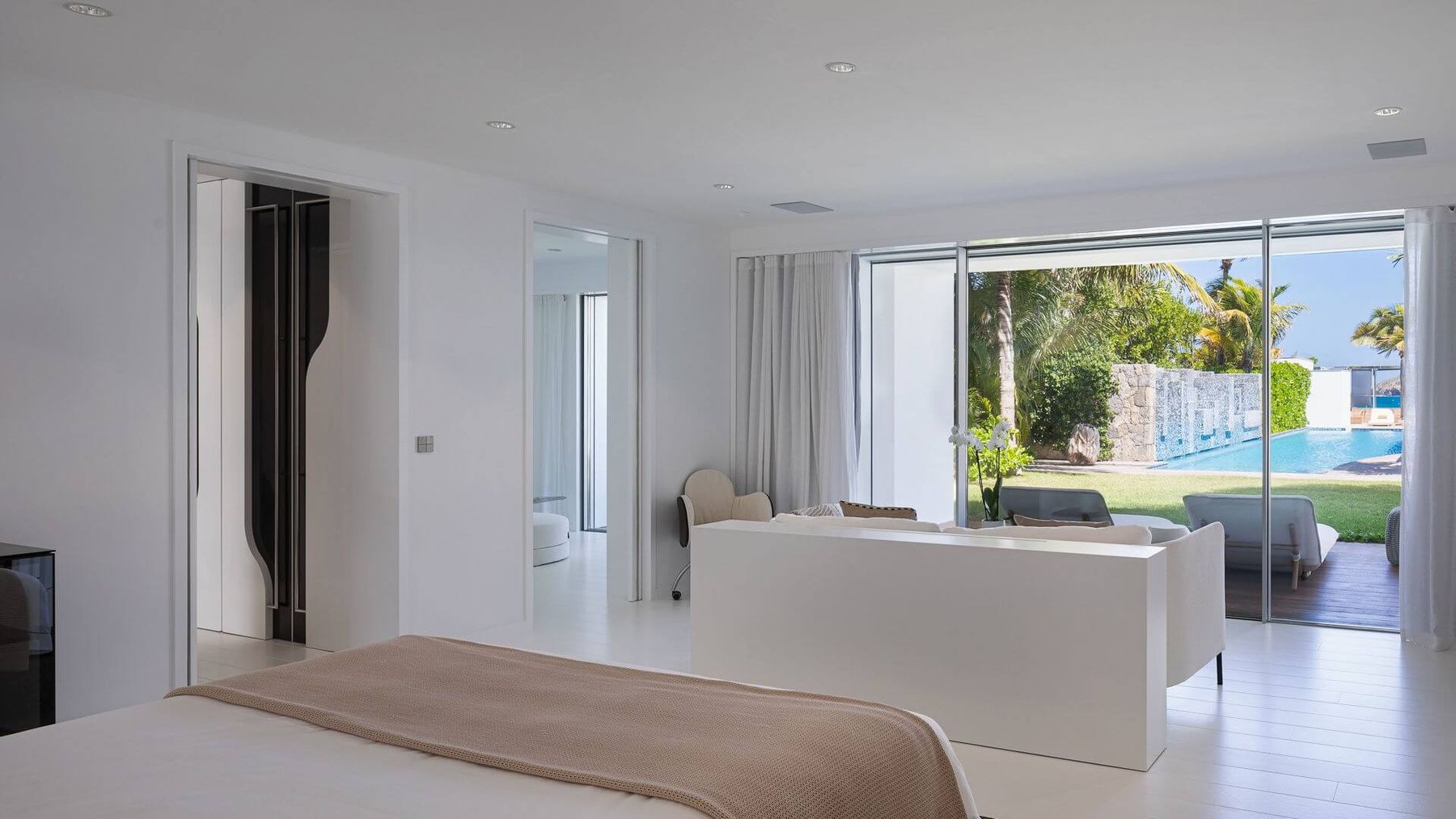 Ana Flamands villa photo.