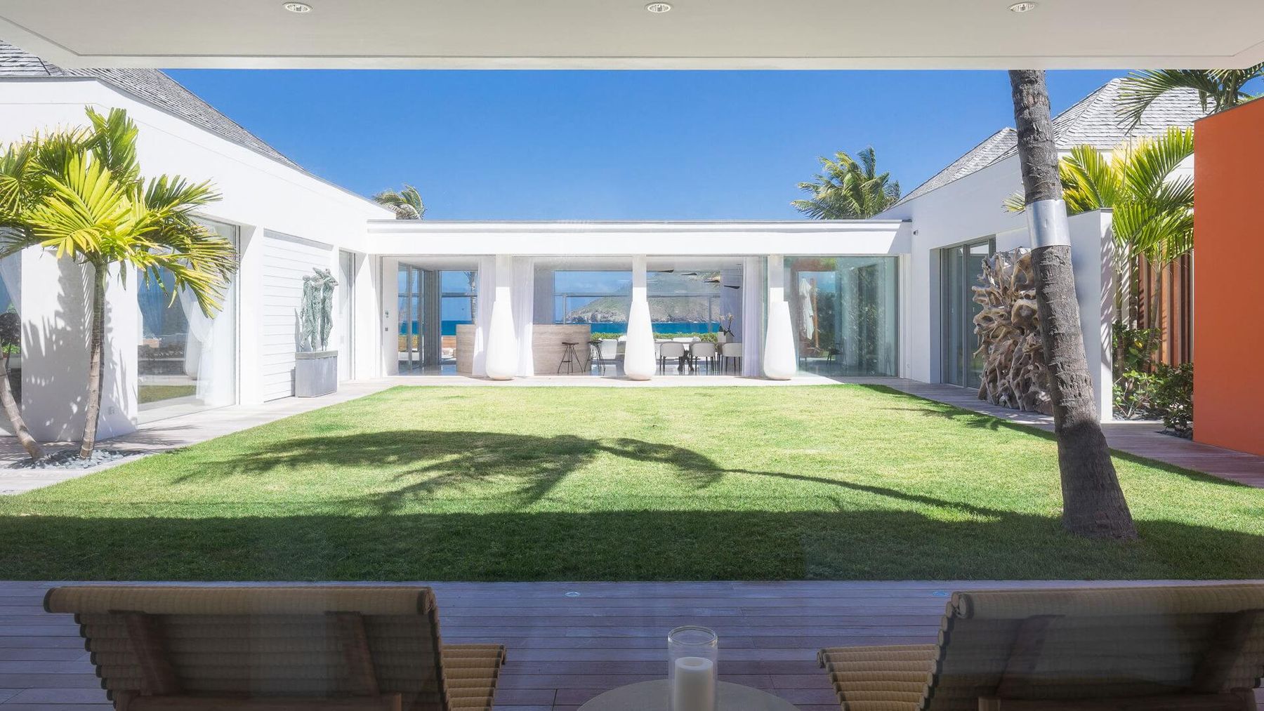 Ana Flamands villa photo.