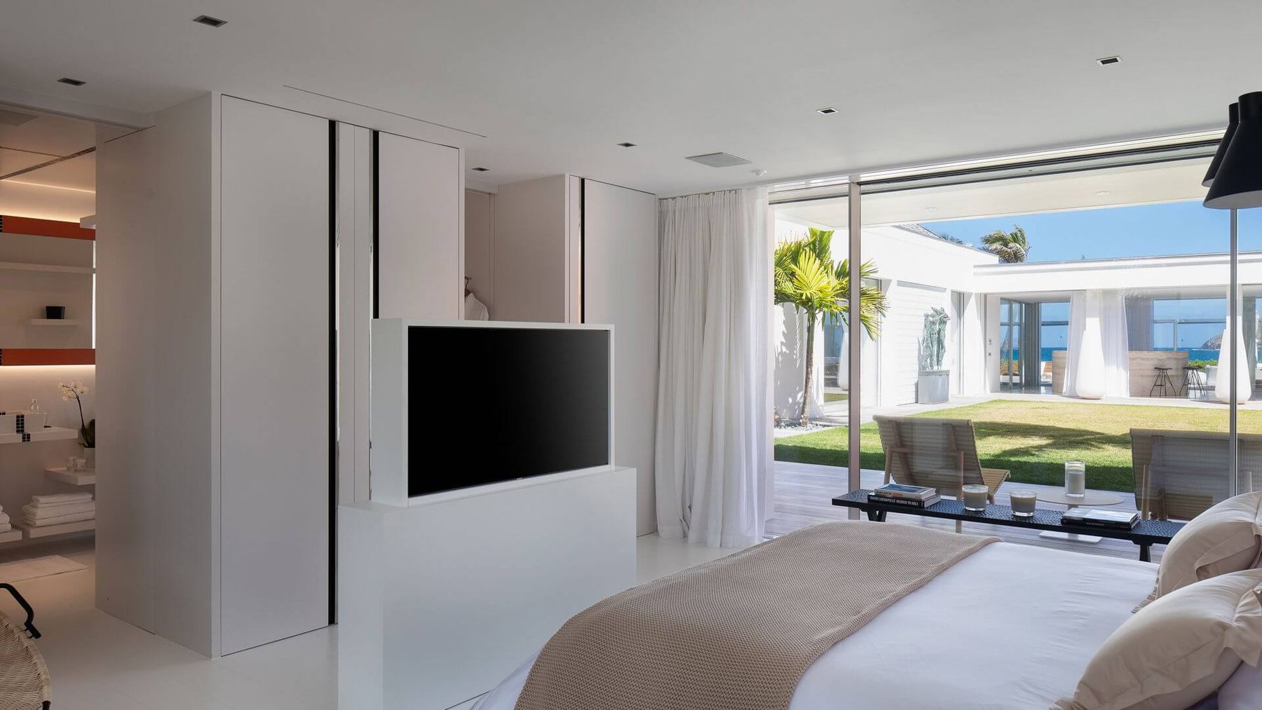 Ana Flamands villa photo.