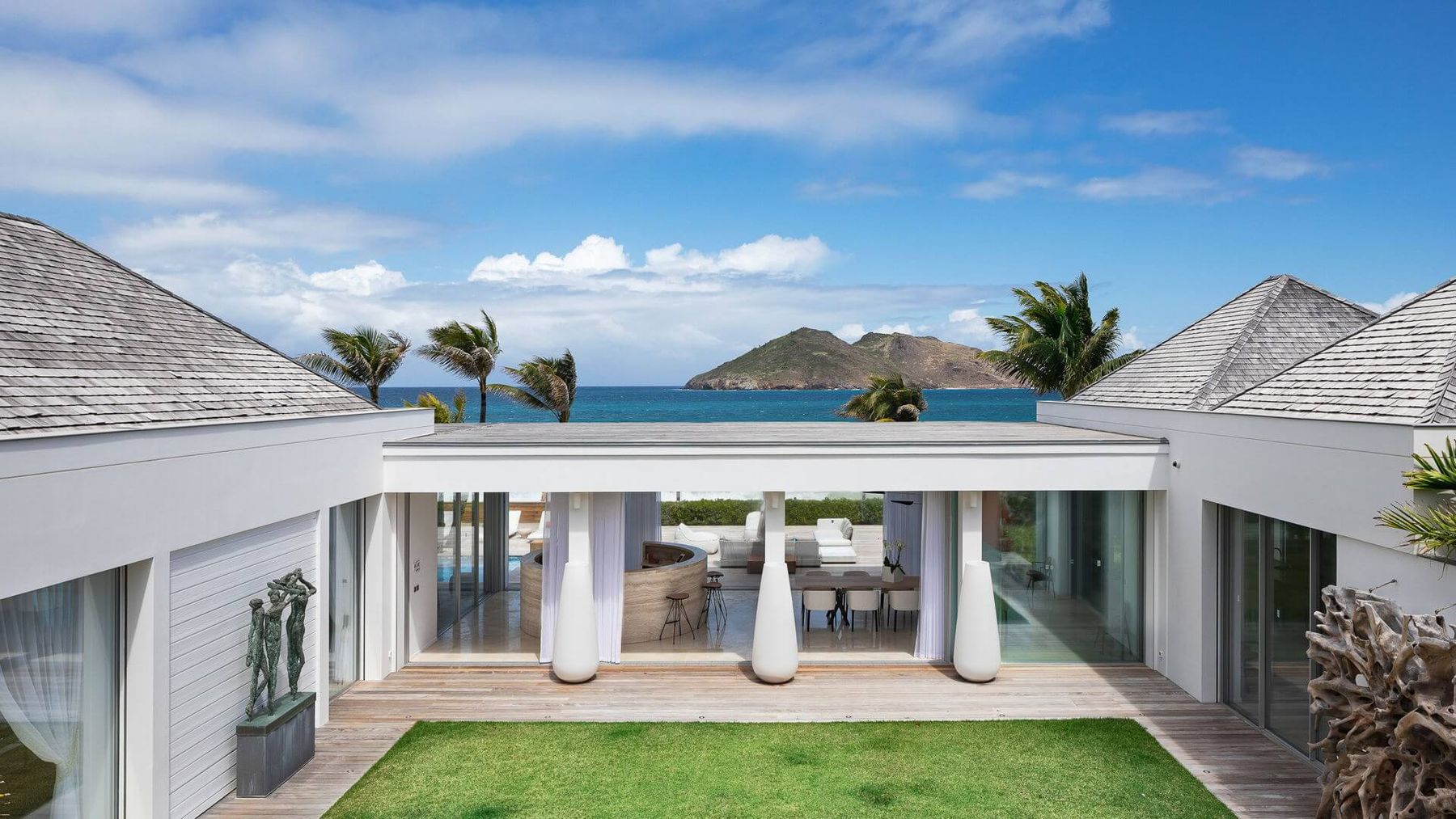 Ana Flamands villa photo.