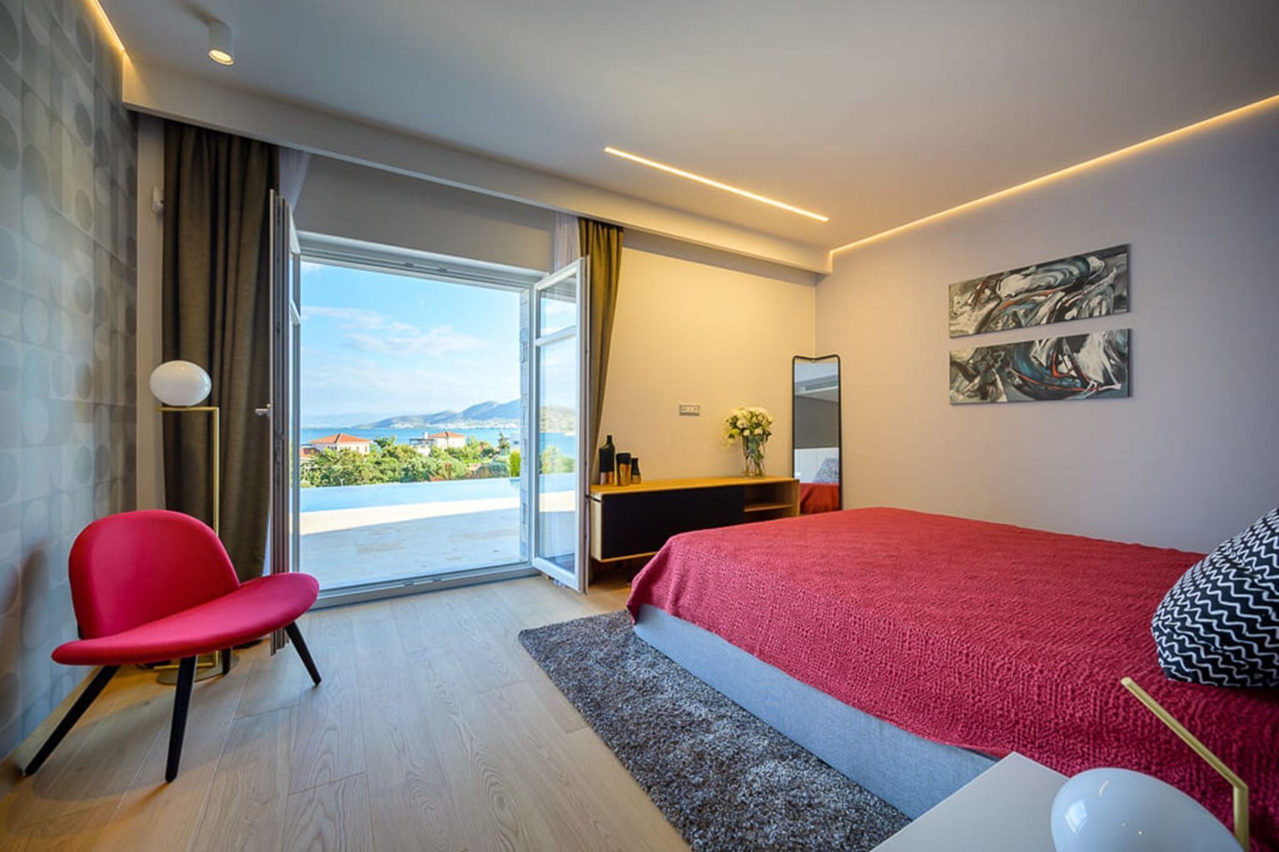 Panorama villa photo.