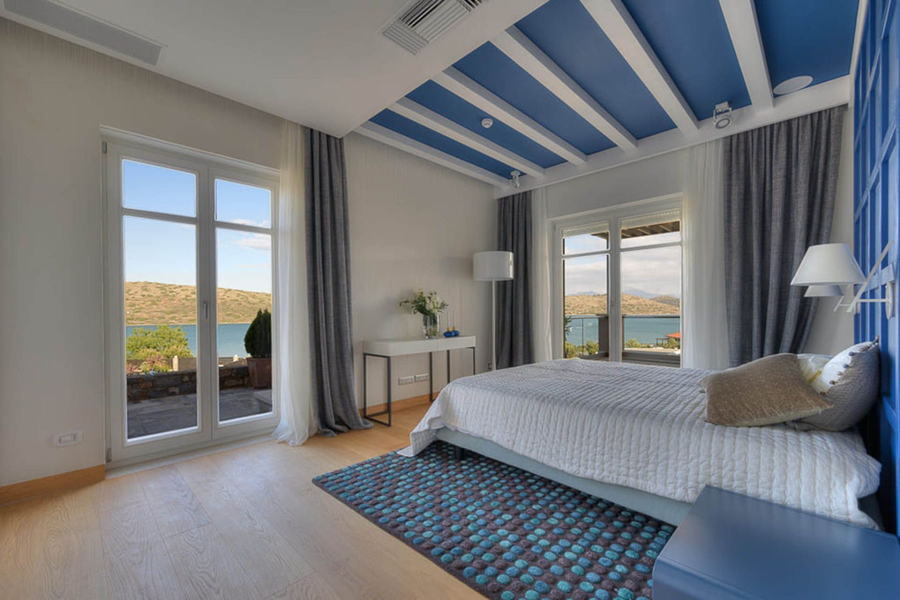 Panorama villa photo.