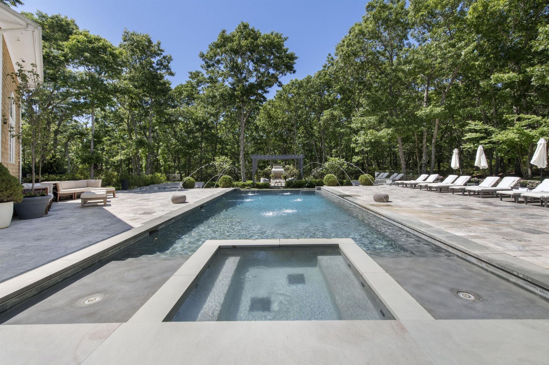 Southampton Extraordinary villa photo.