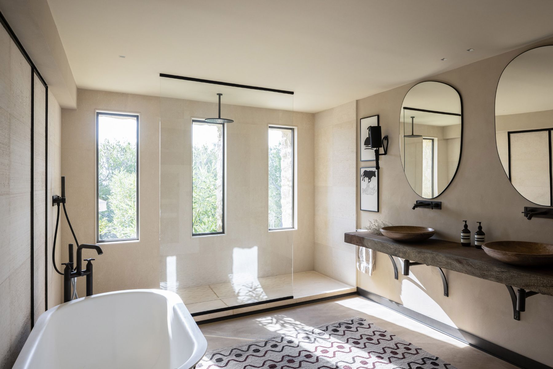 Mas Estello villa photo.