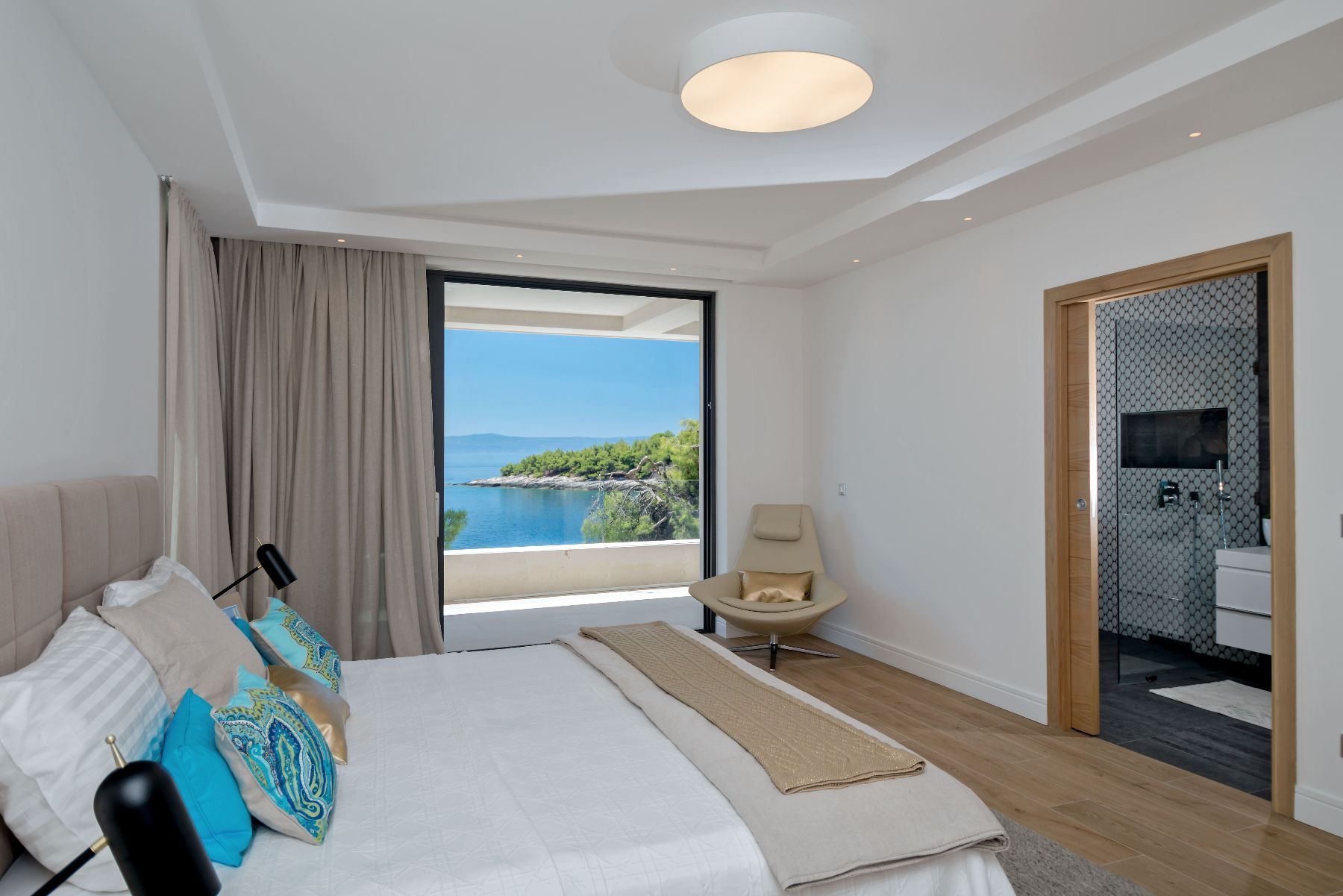 Silvery Moon villa photo.