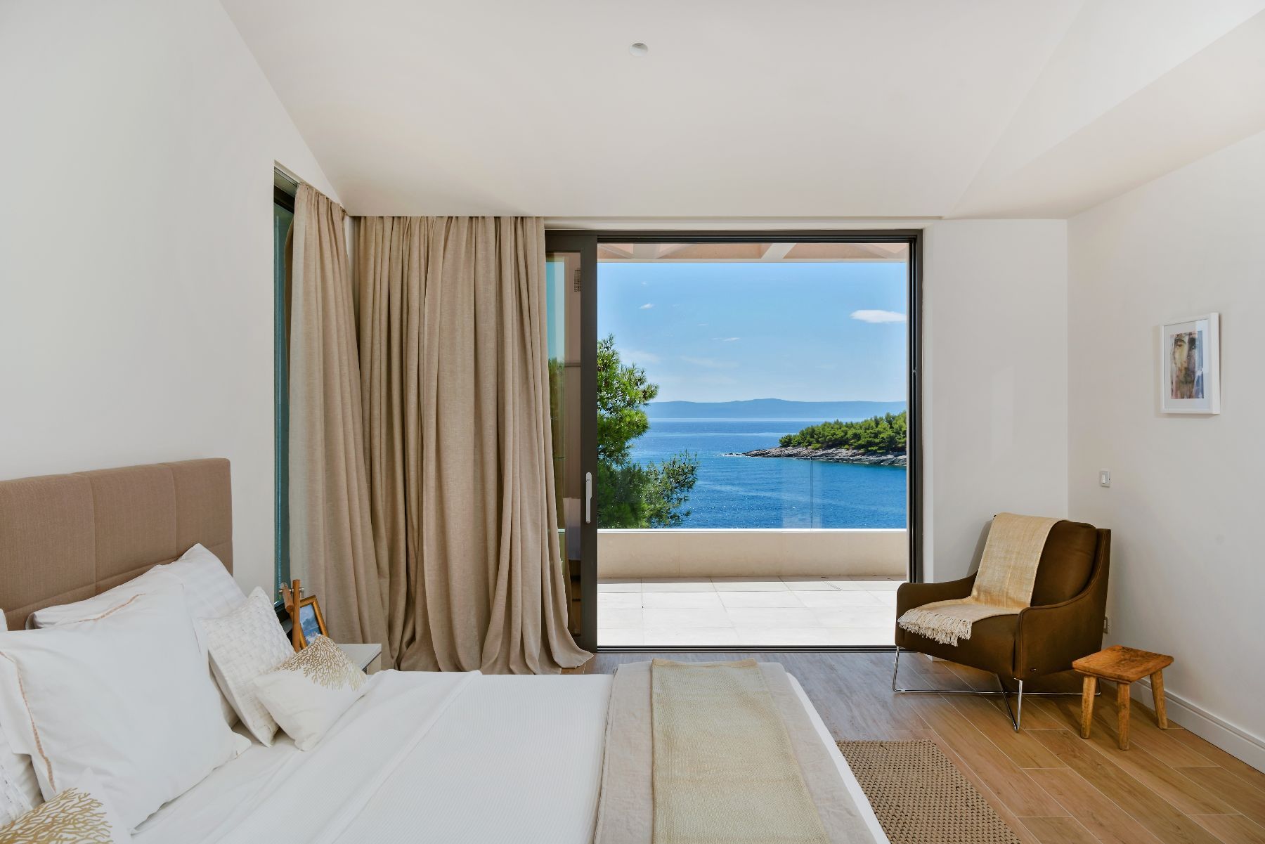 Silvery Moon villa photo.