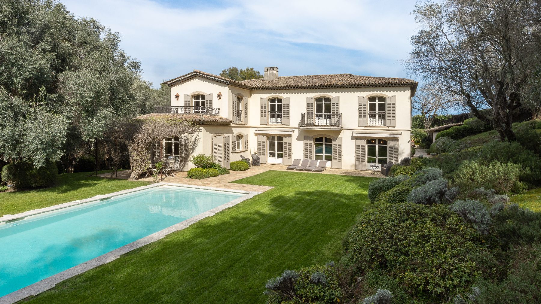 Mougins Manoir villa photo.