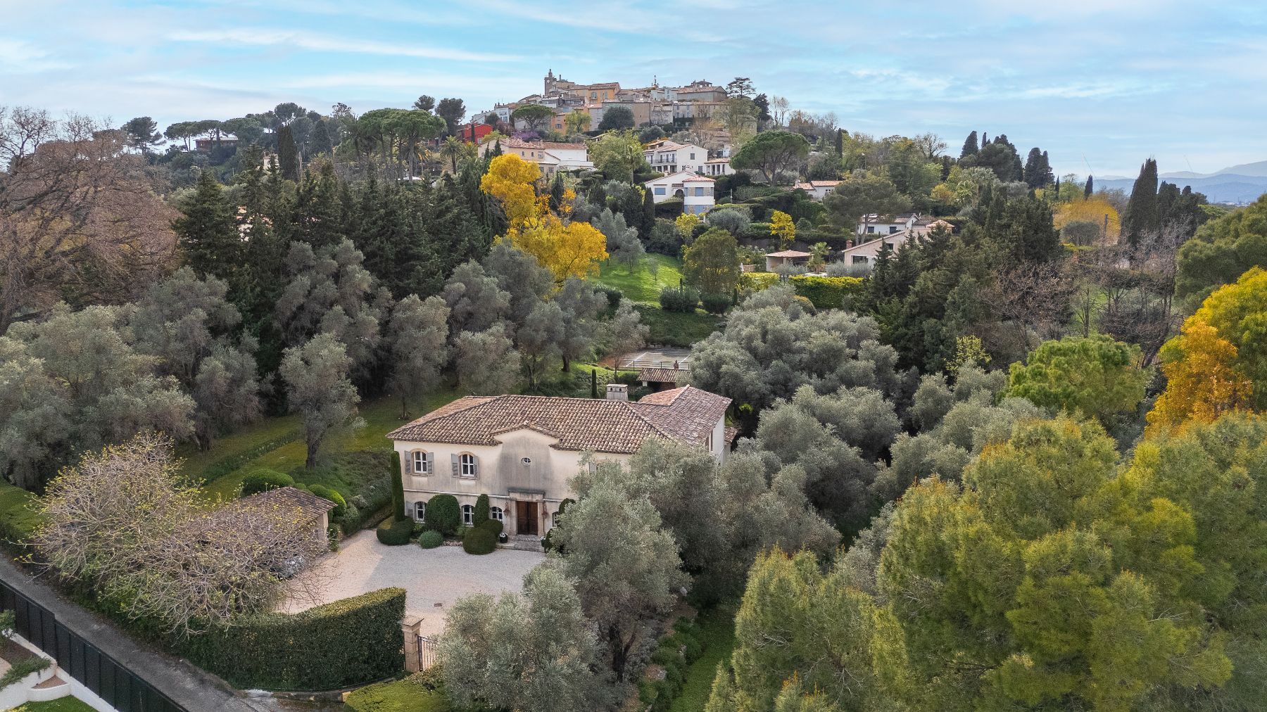 Mougins Manoir villa photo.