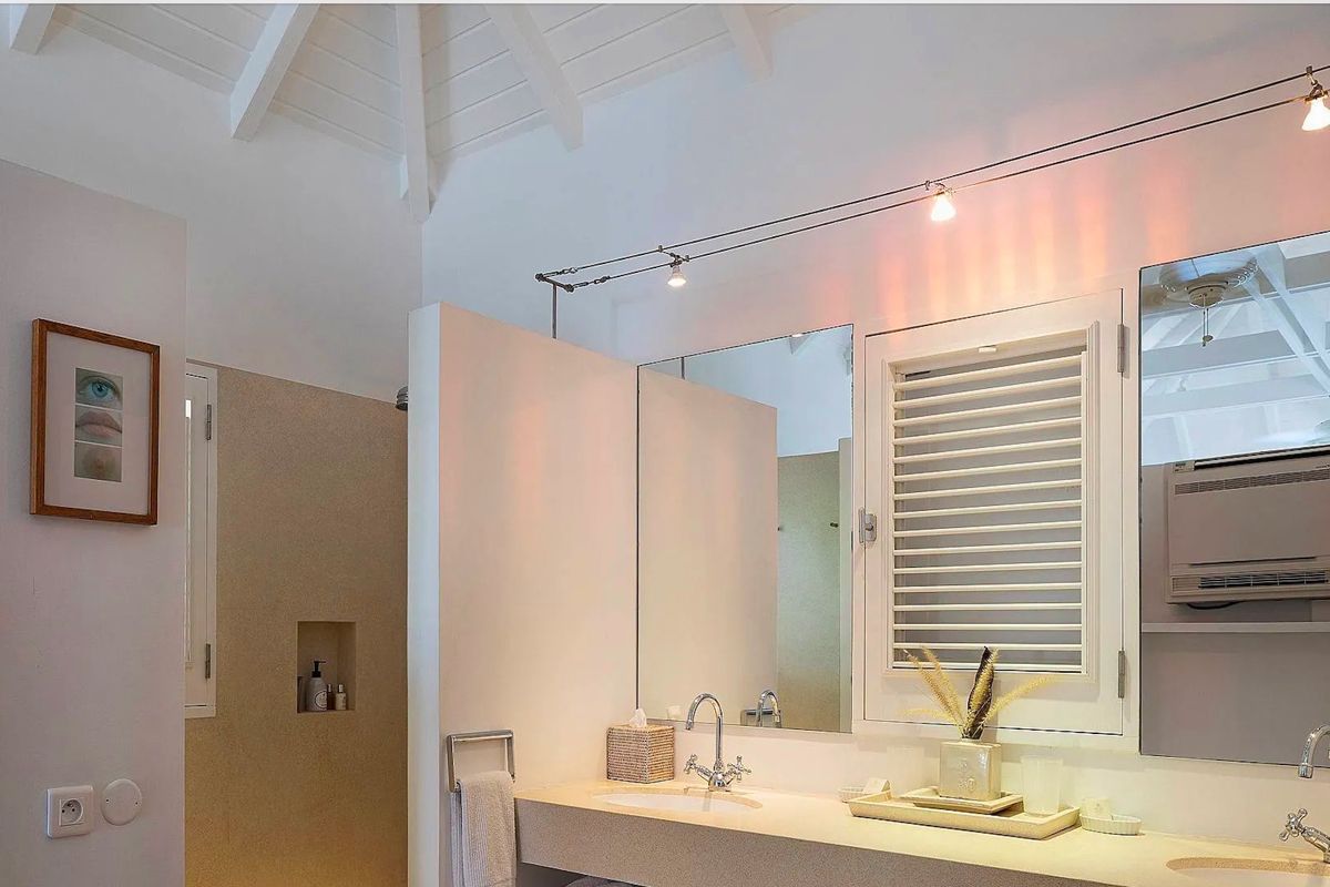 En suite bathroom