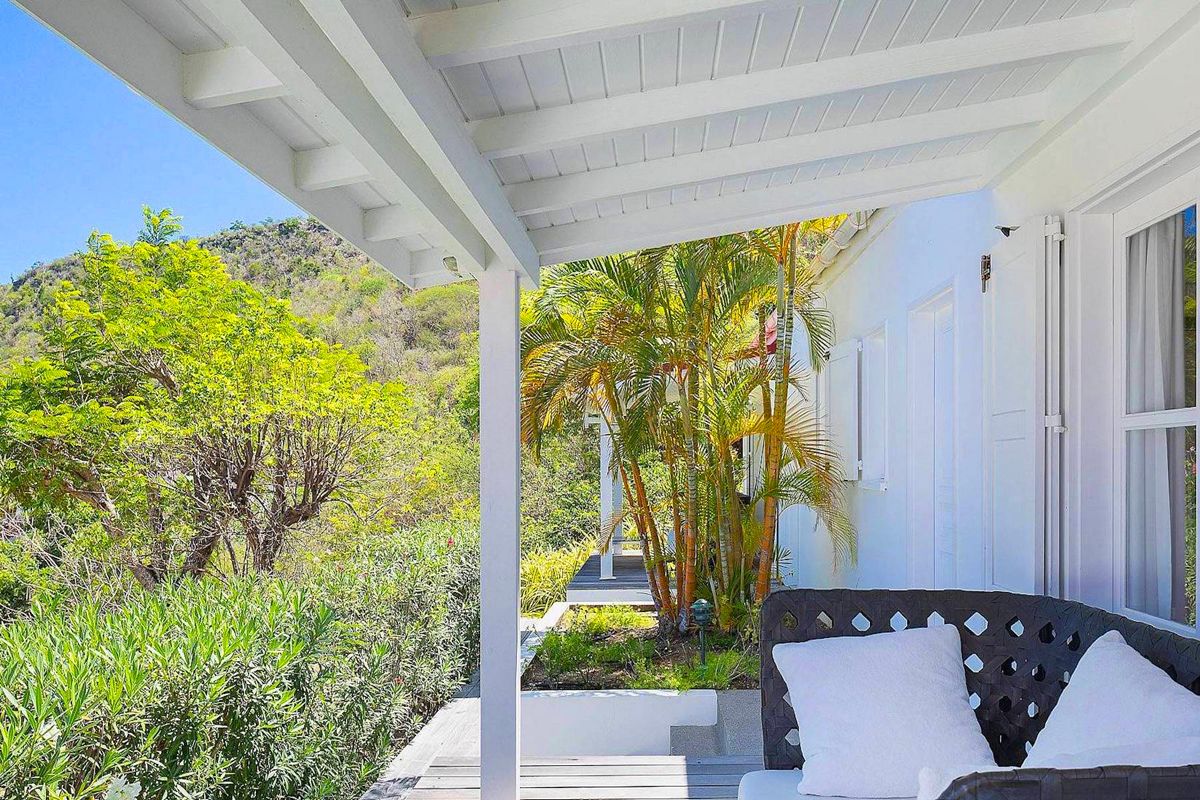 Angelina Villa villa photo.