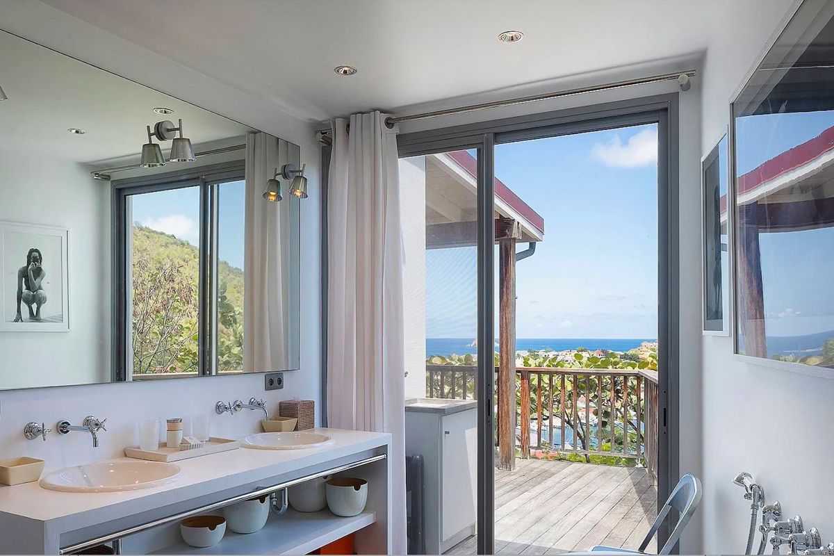 En suite bathroom